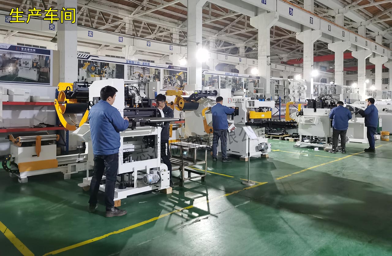 办公室人员支援开卷机车间